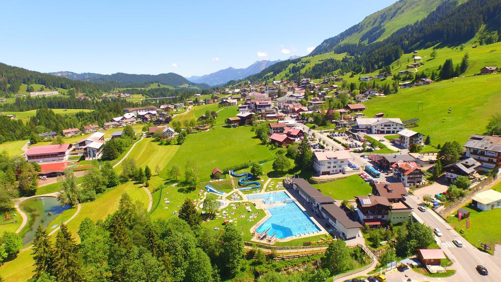 Gatterhof Hotel Riezlern Buitenkant foto