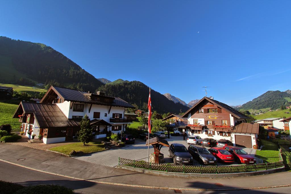 Gatterhof Hotel Riezlern Buitenkant foto